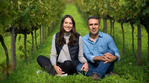 Paret bakom Vadio i sin vingård i Bairrada