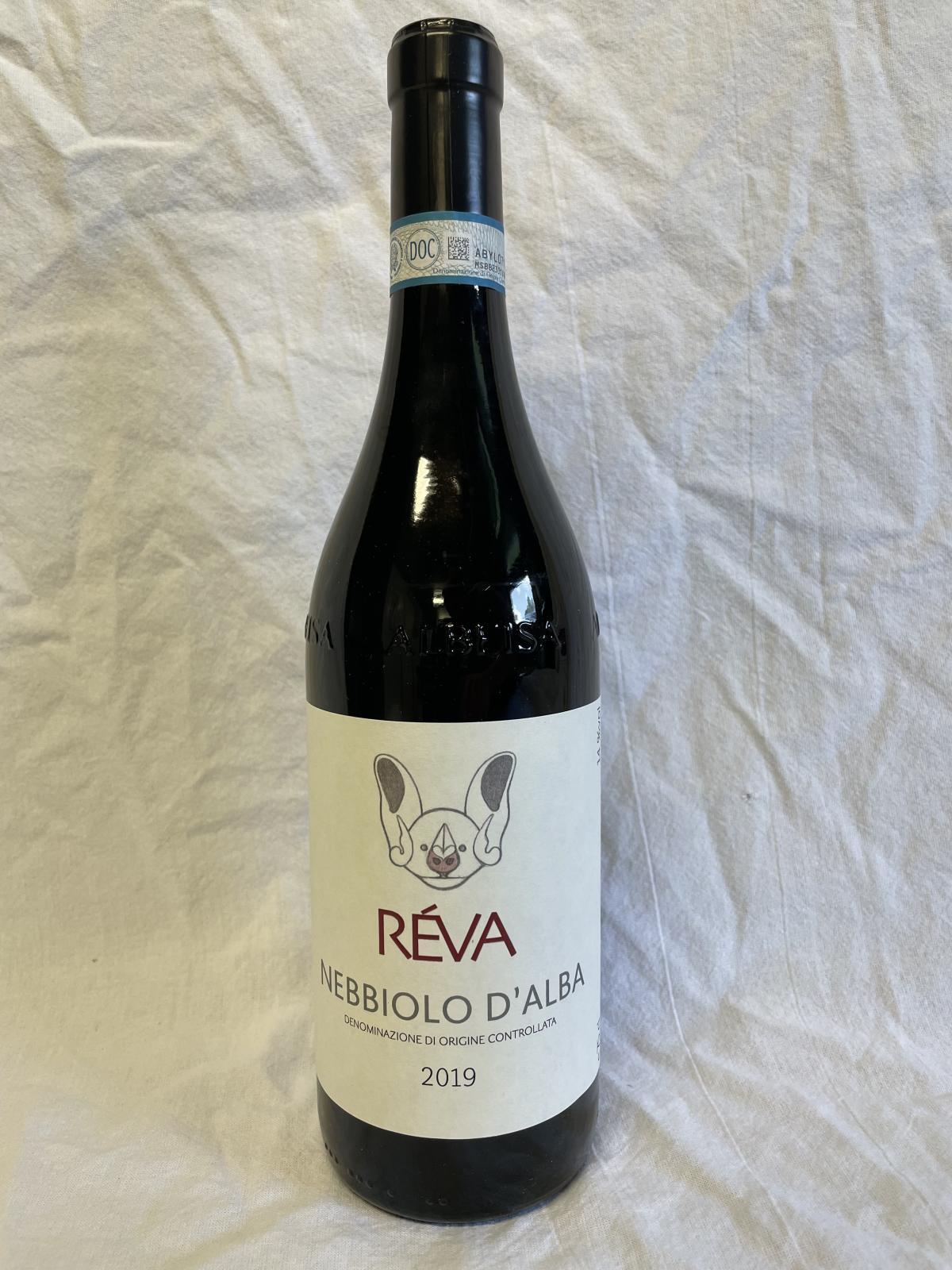 2019 Nebbiolo d'Alba Réva från La Morra, Piemonte via privatimport